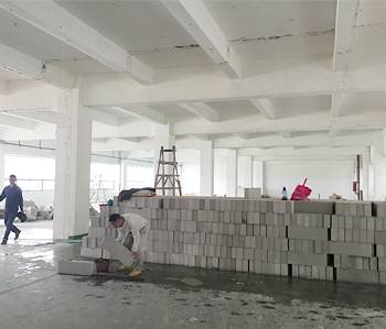 龍洞1000平方廠房裝修項目開工啦！