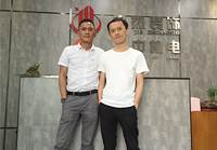 設(shè)計(jì)師設(shè)計(jì)出來(lái)的東西很專業(yè)，很時(shí)尚！