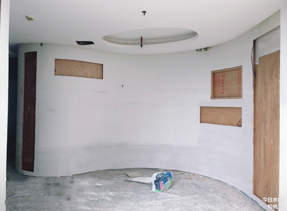 指優(yōu)鎮(zhèn)創(chuàng)美甲用品裝修設計項目緊張進行中